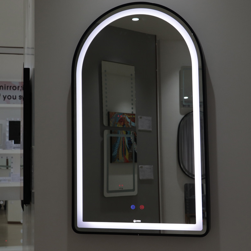 Megvilágított Feature és LED Tükrös Borbélyház tükrök